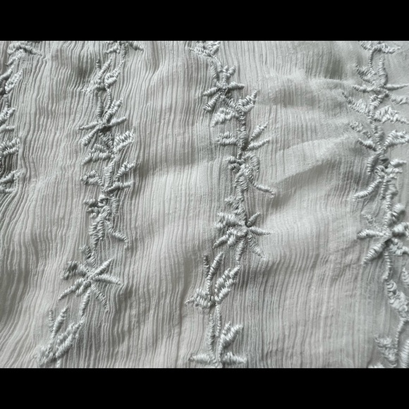 Cream viscose blouse. No tags. Good used condition - Picture 3 of 3